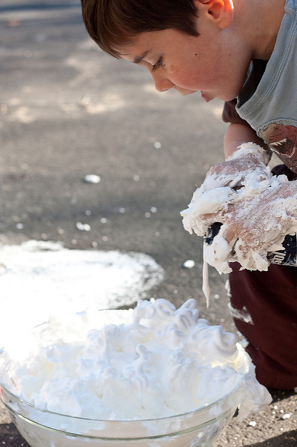 Outdoor Messy Play via The Risky Kids